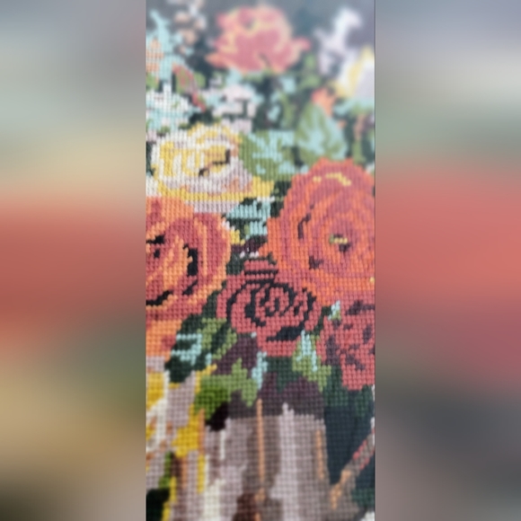 Vintage English Tapestry Red Yellow Pink Roses in Vase/ Vase with Flowers. - Picture 5 of 9